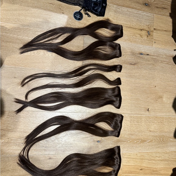 Clip In Hair Extensions - NWT - Picture 4 of 10